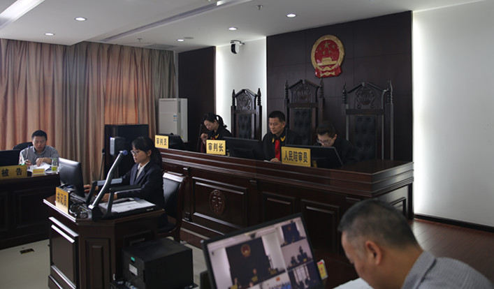 西陵法院院长开庭审案常态化