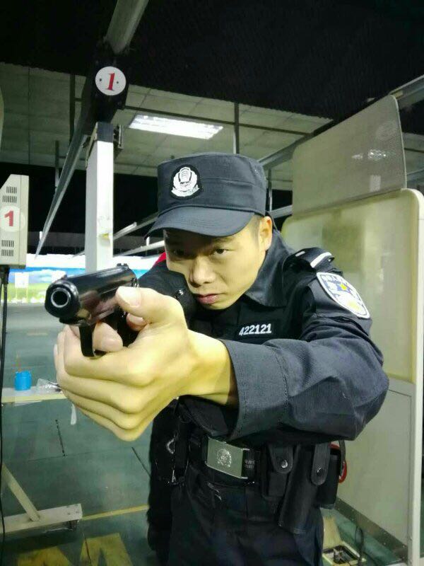 宜昌法院法比武警参加.JPG